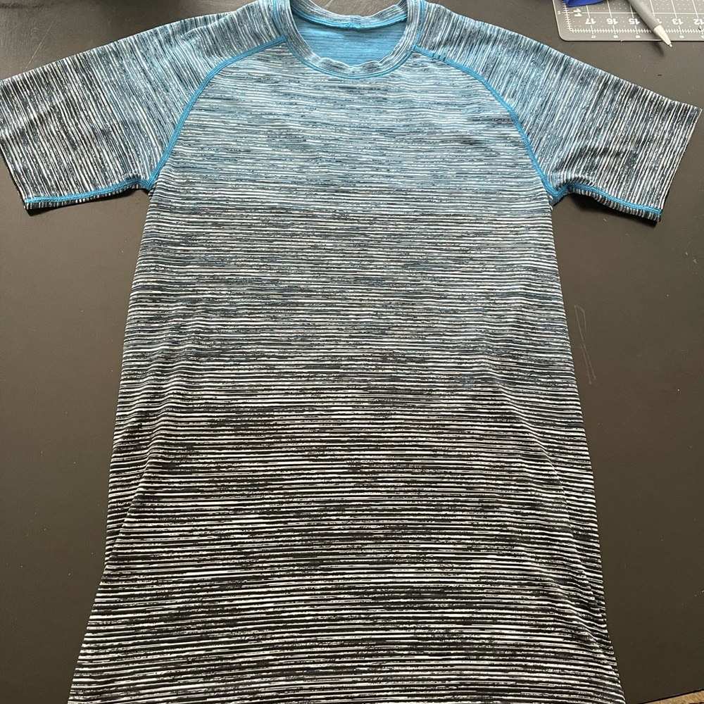 Lululemon men's shirt size xs Metal Vent Tech short sleeve